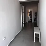 公寓 In With Balcony, Air Conditioning, Wi-fi
