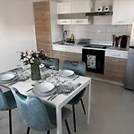 公寓 In With Balcony, Air Conditioning, Wi-fi