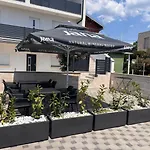公寓 In With Balcony, Air Conditioning, Wi-fi