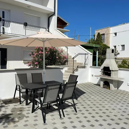 In With Balcony, Air Conditioning, Wi-fi Pirovac