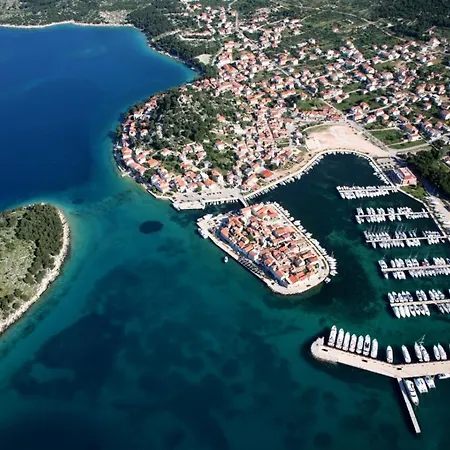 Apartment In With Balcony, Air Conditioning, Wi-fi