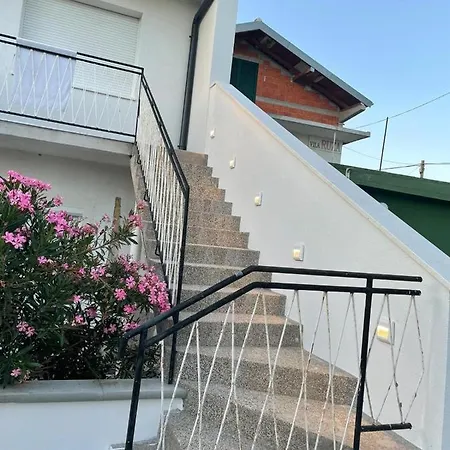 Apartment In With Balcony, Air Conditioning, Wi-fi *