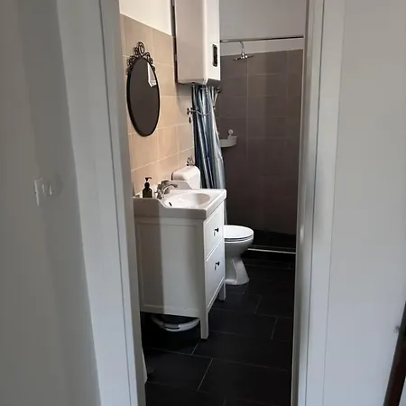 Apartment In With Balcony, Air Conditioning, Wi-fi Pirovac