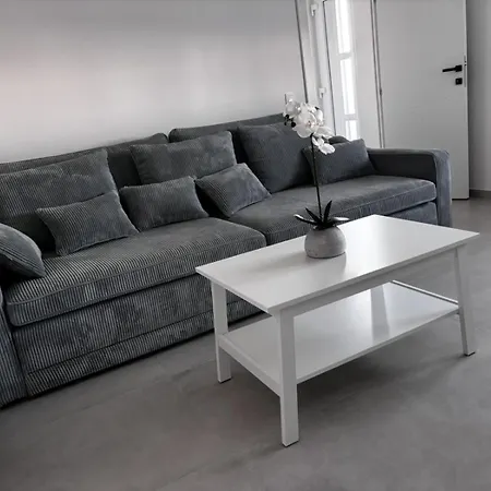 In With Balcony, Air Conditioning, Wi-fi Apartment