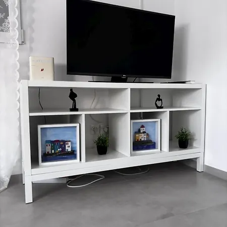 Apartment In With Balcony, Air Conditioning, Wi-fi