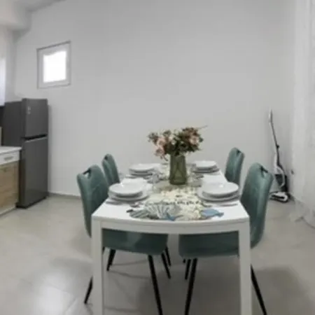 公寓 In With Balcony, Air Conditioning, Wi-fi *