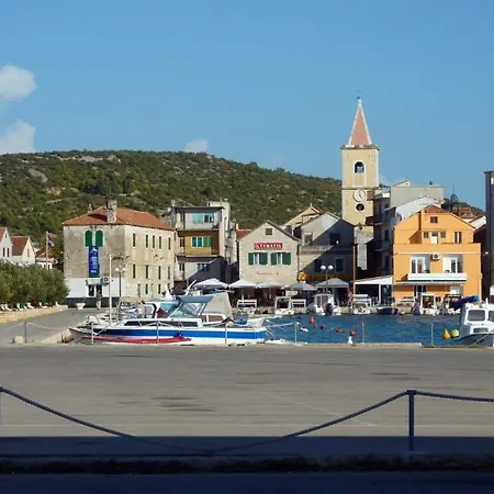 In With Balcony, Air Conditioning, Wi-fi Apartment *