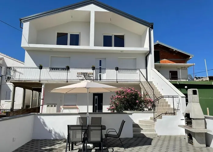 アパート In With Balcony, Air Conditioning, Wi-fi ピロヴァッツ