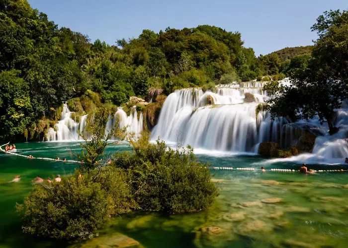 アパート In With Balcony, Air Conditioning, Wi-fi