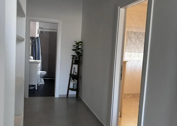 In With Balcony, Air Conditioning, Wi-fi