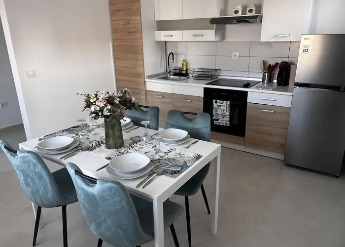 アパート In With Balcony, Air Conditioning, Wi-fi