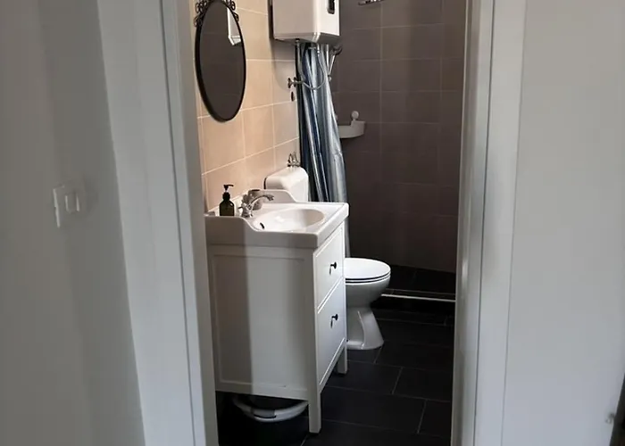 アパート In With Balcony, Air Conditioning, Wi-fi ピロヴァッツ