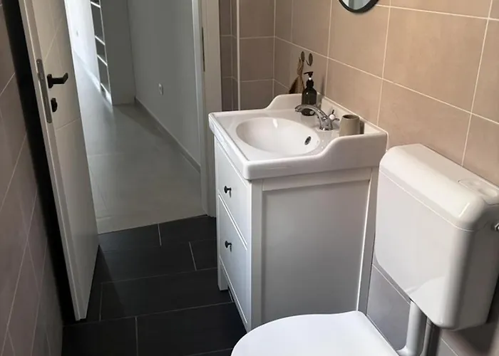 In With Balcony, Air Conditioning, Wi-fi *